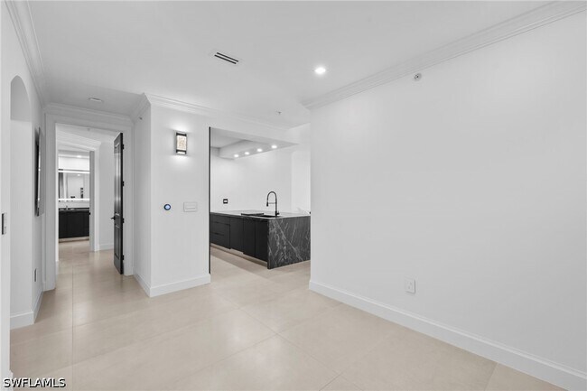23191 Fashion Dr Unit 8106