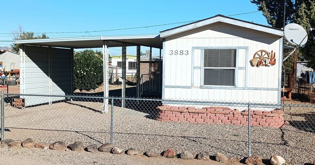 Building Photo - cute and cozy