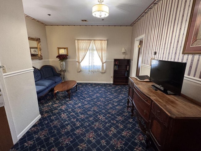 Photo - 300 Main St Unidad ID1265994P