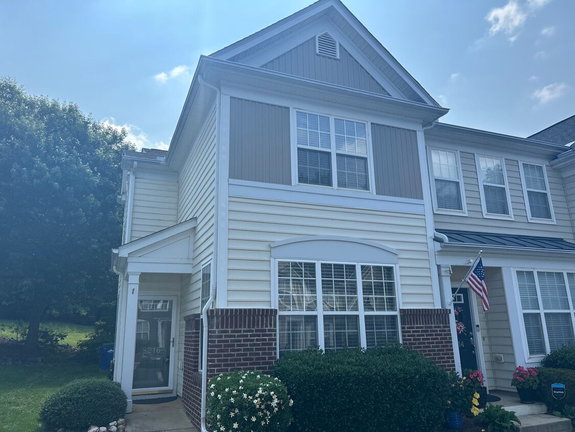 2 Bed | 2.5 Bath End Unit Townhome in Rale... - 2 Bed | 2.5 Bath End Unit Townhome in Rale...