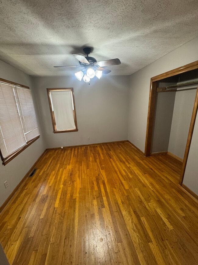 Photo - 611 Maple Ave