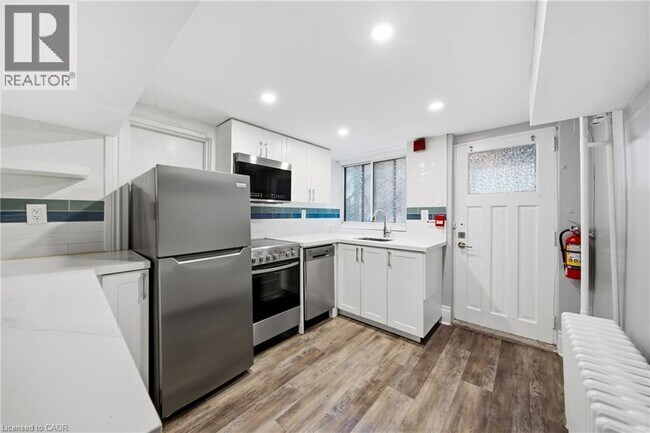 Photo - 1 Kingswood Rd Unit 3R