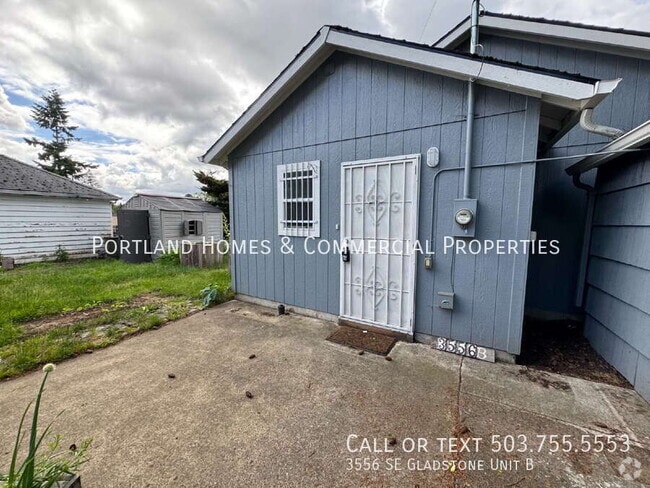 Building Photo - 3556 SE Gladstone St Unit B Rental