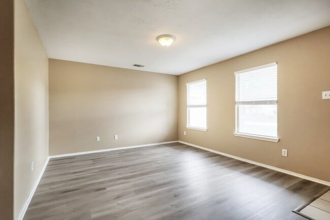 Photo - 21211 Linden House Ct