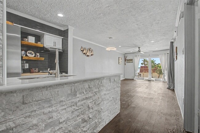 Building Photo - 307 Yacht Club Ln Unit 307