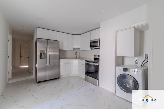 Photo - 208 Lloyd St