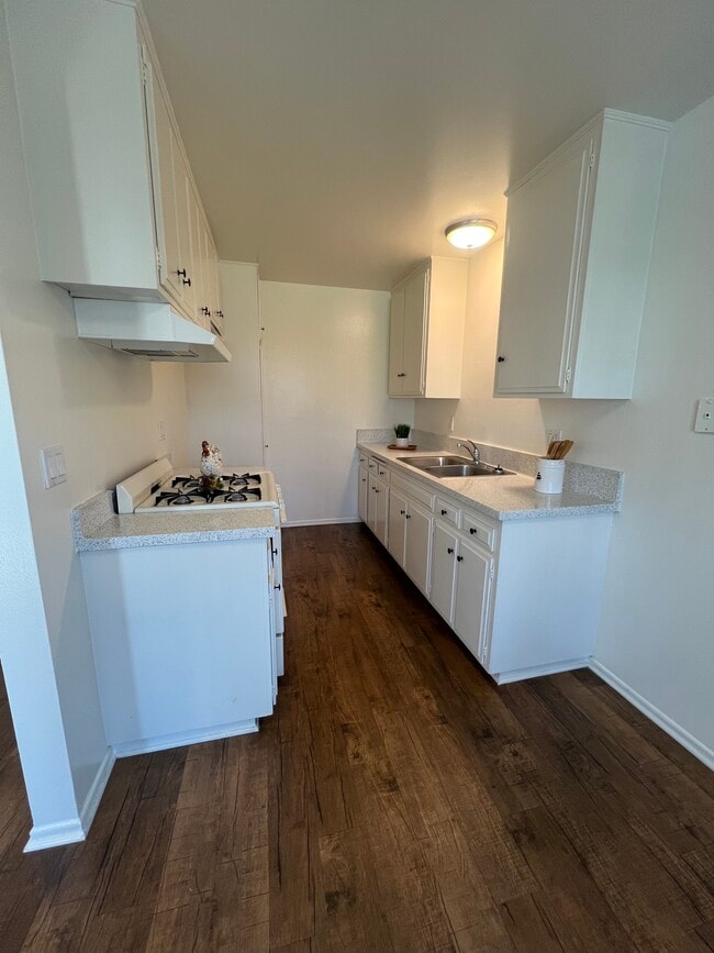 Building Photo - 15622 Pasadena Ave Unit 14 Rental