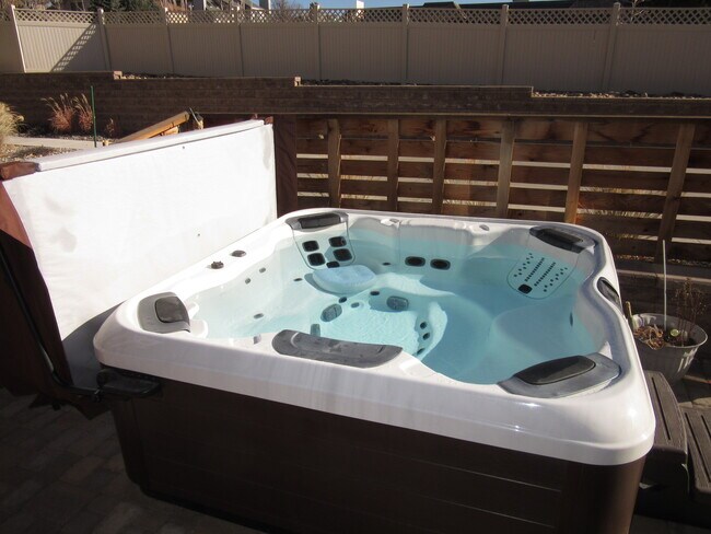 Photo - 8840 Yates Dr