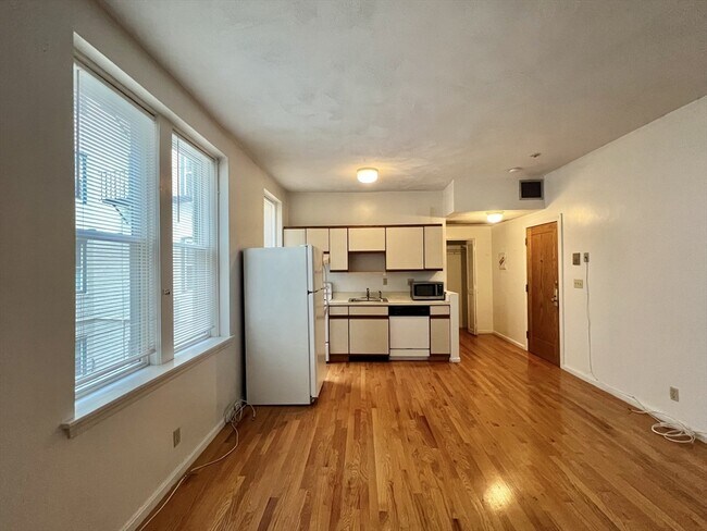 Photo - 1427 Commonwealth Ave Unit 204
