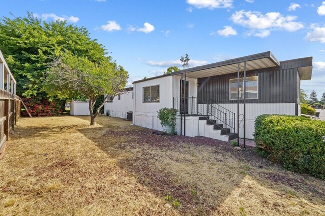 Photo - 5055 W. TULARE AVE SP 64 - 2 BEDROOM 1.5 BATH - MANUFACTURED HOME - SW VISALIA