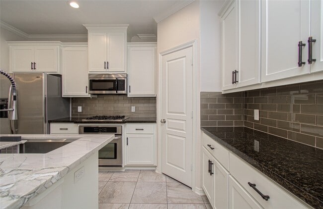 Photo - 4908 Crawford St