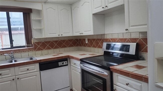 Building Photo - 7115 SW 111th Pl