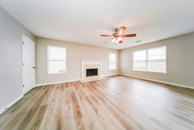 Photo - 5016 Serenity Point Ln