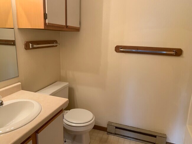 402 3rd St W