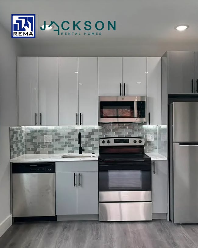 Building Photo - 675 N 41st St Unit 3