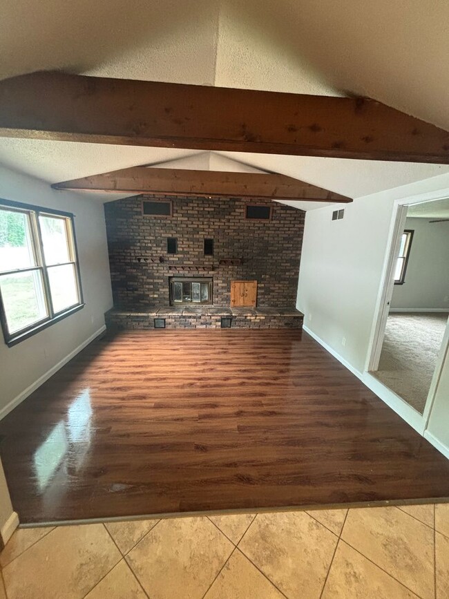 Building Photo - Cozy 3bd/2bth