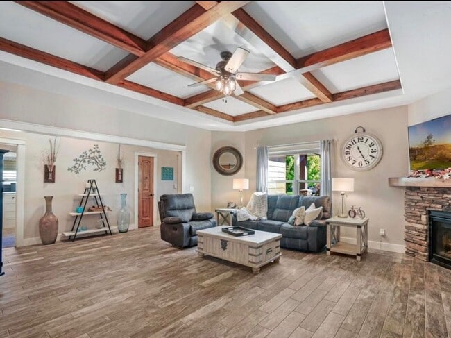 Photo - 2043 Prospector Wy
