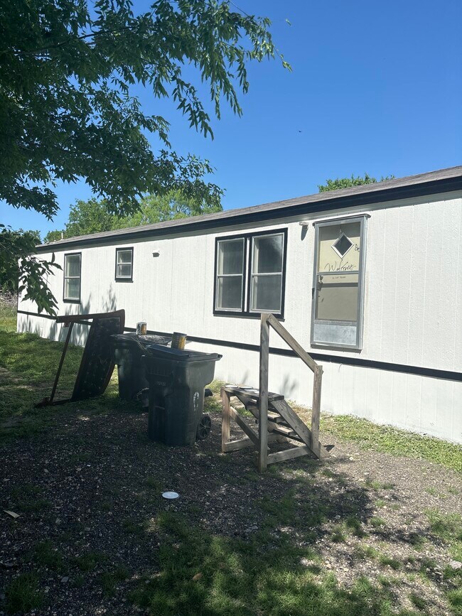 407 E Main St