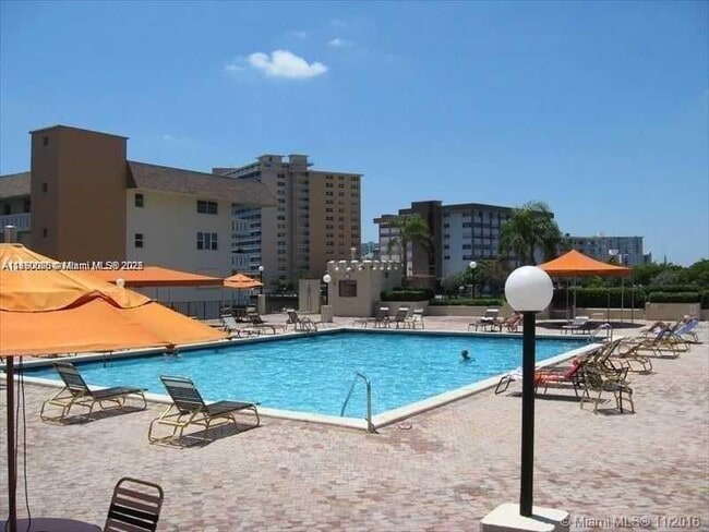 Photo - 1865 S Ocean Dr Unidad 11B