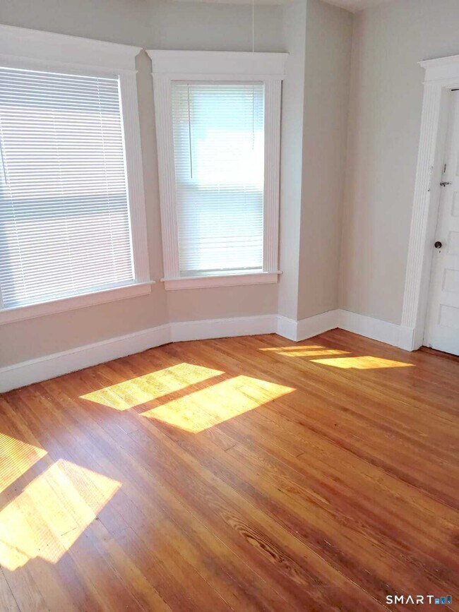 Photo - 121 Lounsbury St Unit 1W