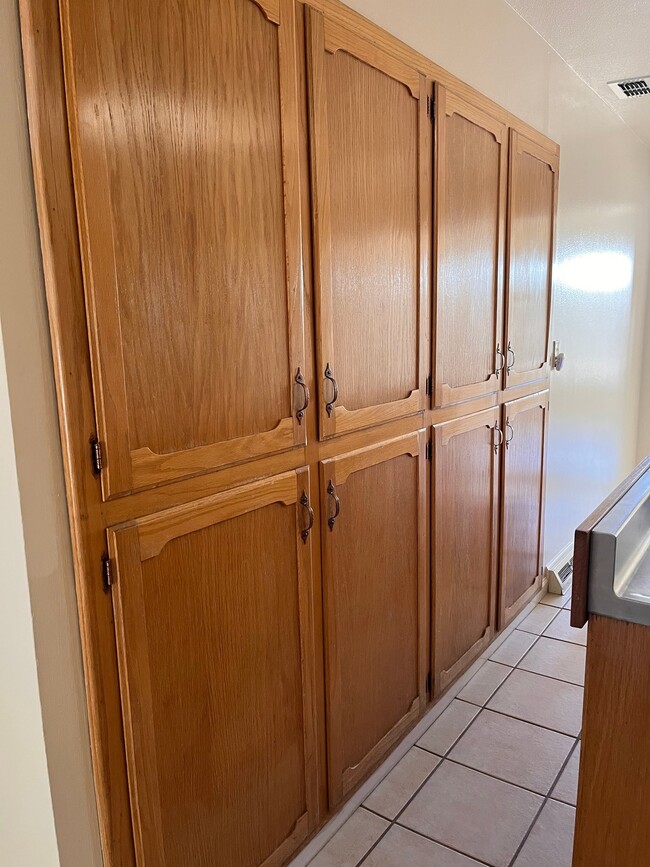 Photo - 6906 Shoshone Rd NE