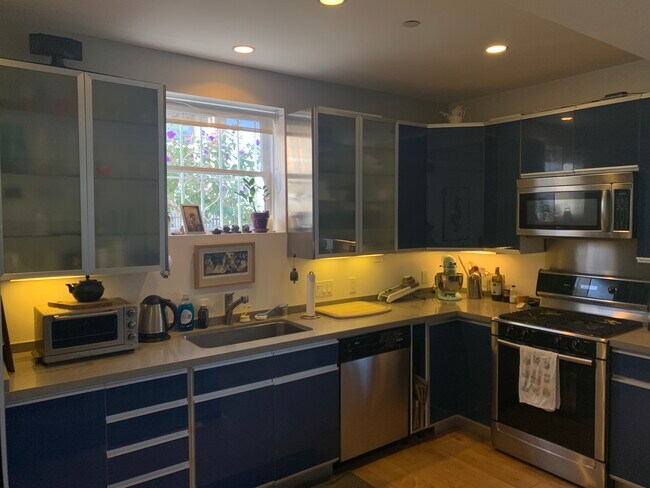 Kitchen - 780 Dolores St Unit 780B