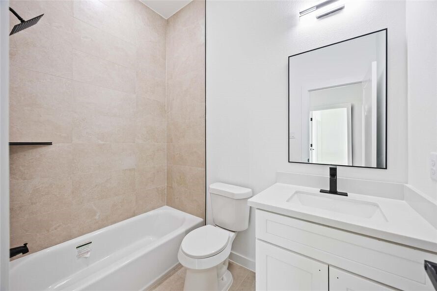 Photo - 4337 Clover St