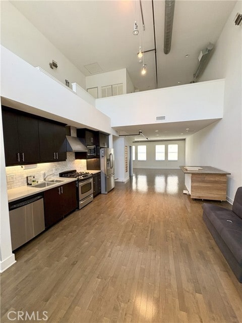 Building Photo - 920 E Santa Ana Blvd Rental