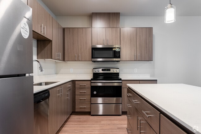 2BR, 1BA - 1,034 SF