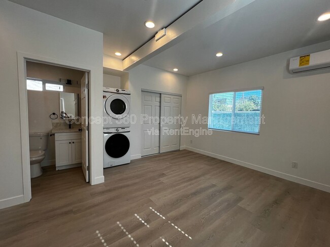 Photo - 1962 Harbor Ave Unidad A