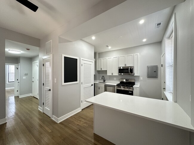 Photo - 3828 N Wilton Ave Unit J03P