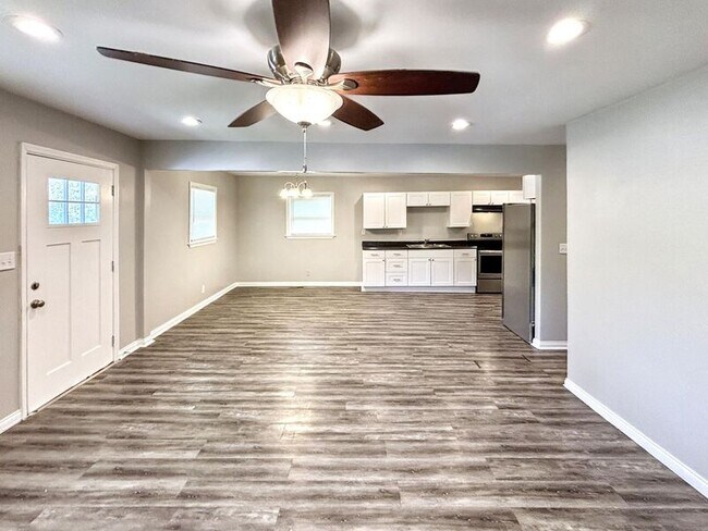 Photo - 1814 Portland St