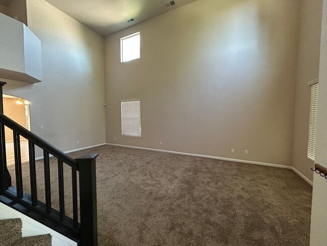 Photo - Spacious 6 Bedroom 3.5 Bathroom in SE Visalia!!