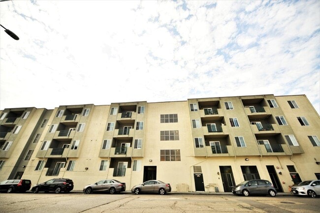 Building Photo - Diamond Terrace Rental