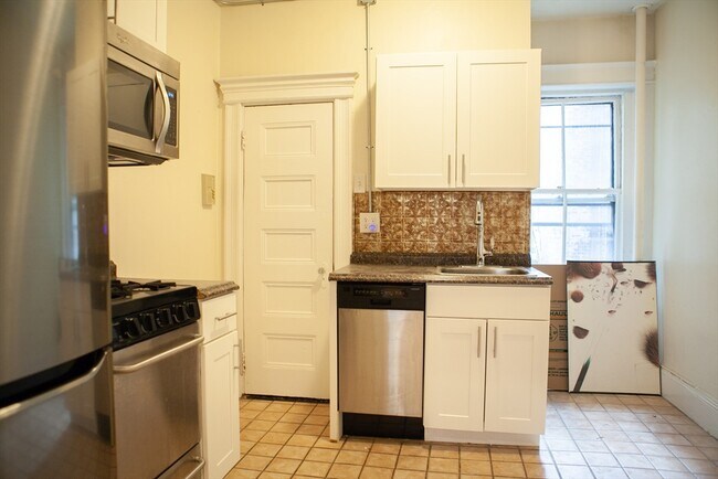Photo - 74 Phillips St Unit 1
