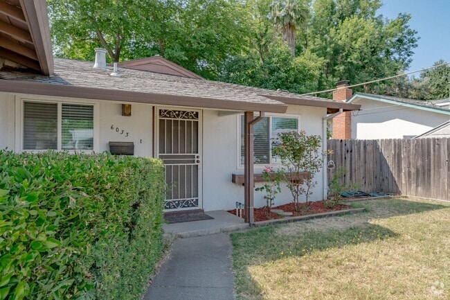 Building Photo - 6033 Westbrook Dr Rental