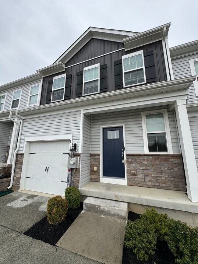 Photo - PARKAND THREE BEDROOM TOWNHOME