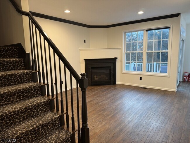 Photo - 244 Levinberg Ln