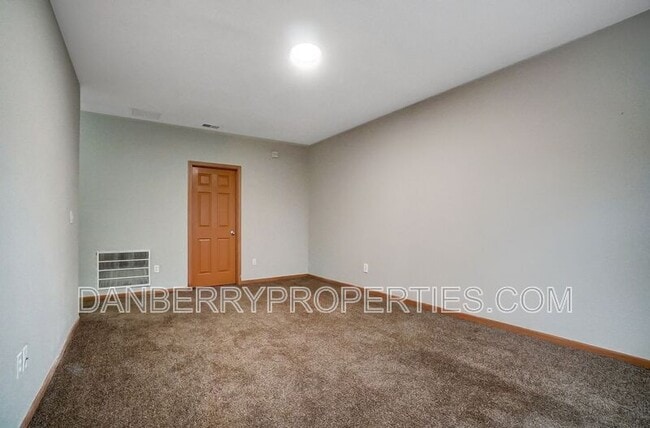 Photo - 1129 N Byrne Rd