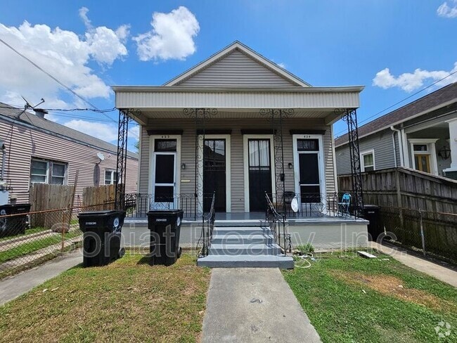 Building Photo - 422 S Salcedo St Rental