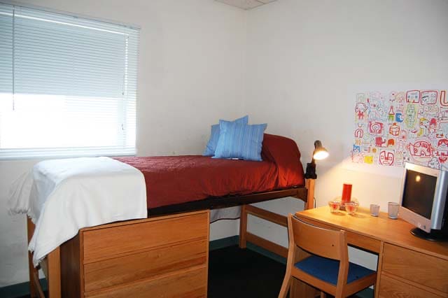 Photo - 390 Metacom Ave Unidad 206