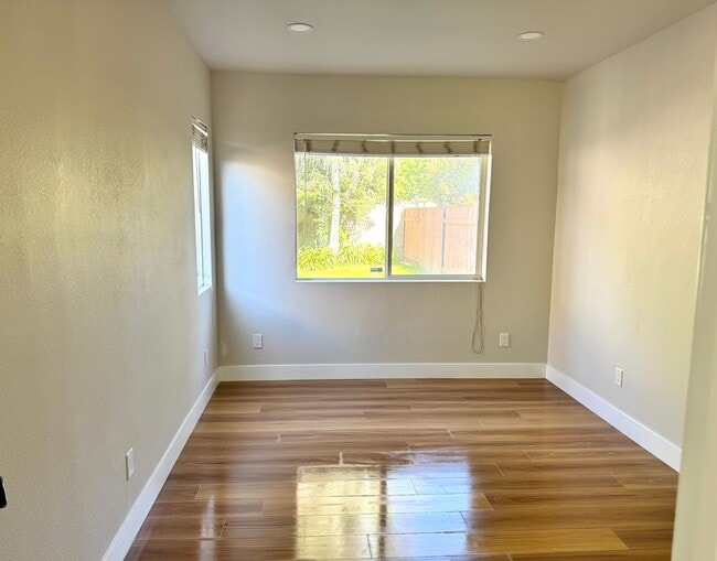 Photo - 1158 Solomon Ct