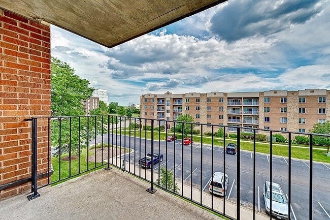 2200 Grace