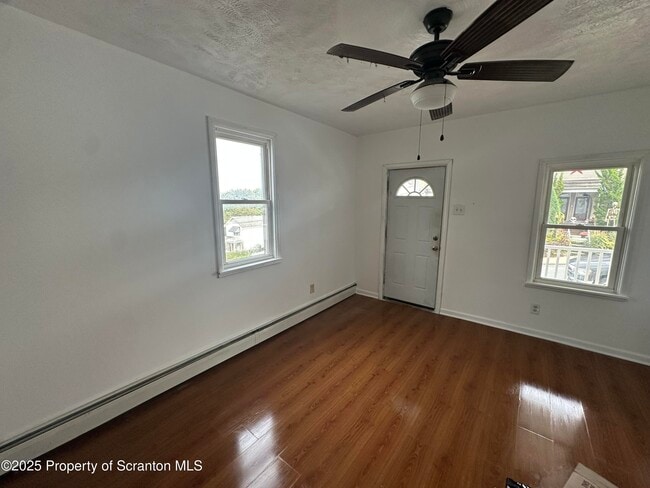 Photo - 149 Tompkins St