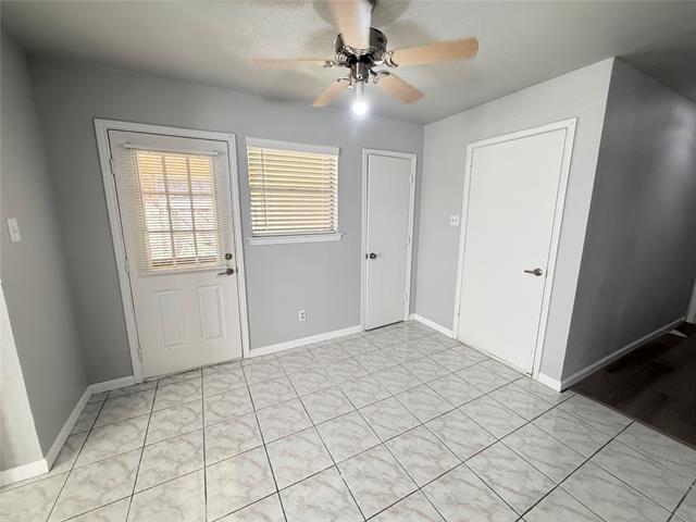 Photo - 5812 Kennedy St