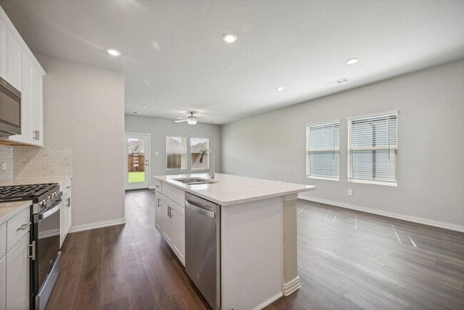 Photo - 706 Hemingway Ln