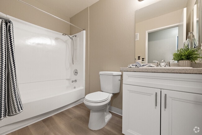 2BR, 2BA - 1,129SF - Primary Bathroom