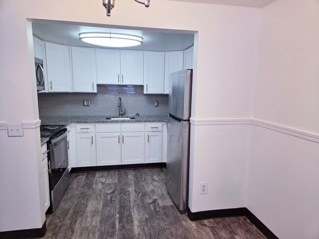 Photo - Dixon Manor Apartment Homes