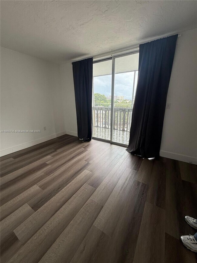 Building Photo - 1475 NE 125th Terrace Unit 511B Rental