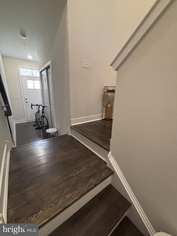 Photo - 983 Skylar Ct.